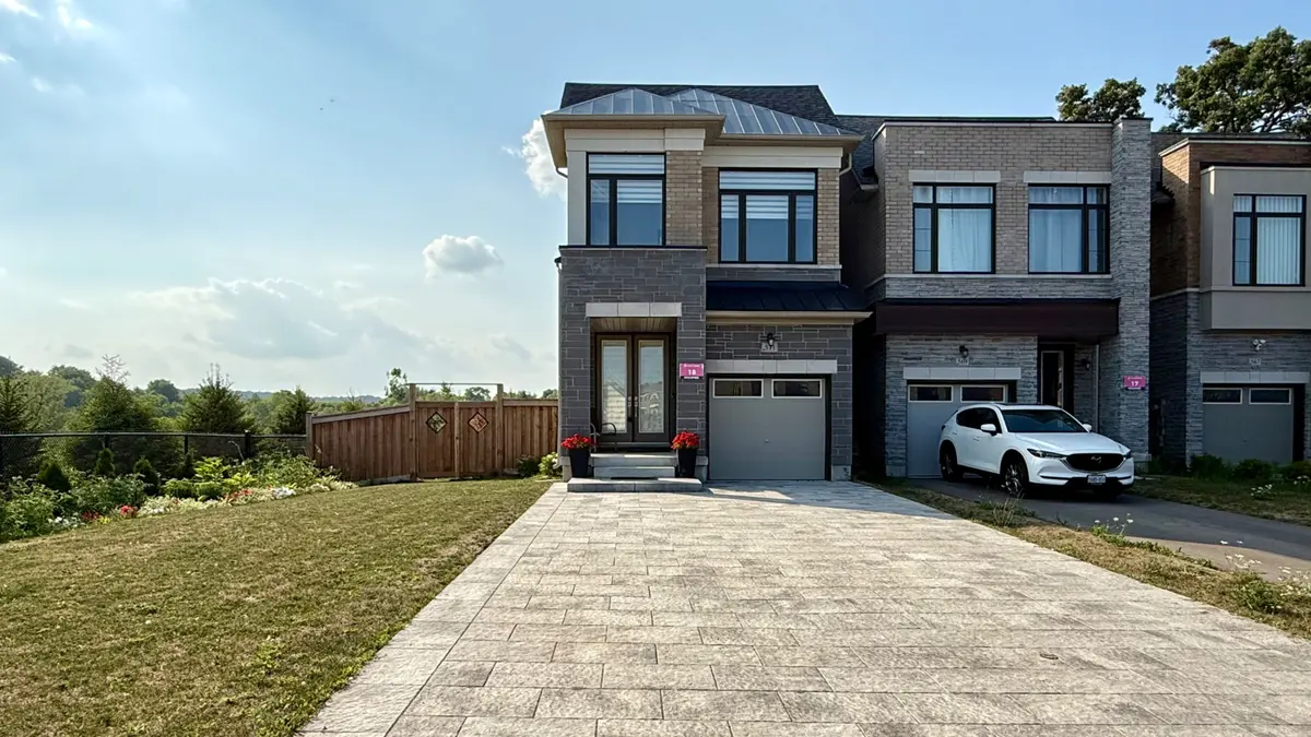 Newmarket, ON L3X 2Z1,571 New England CT