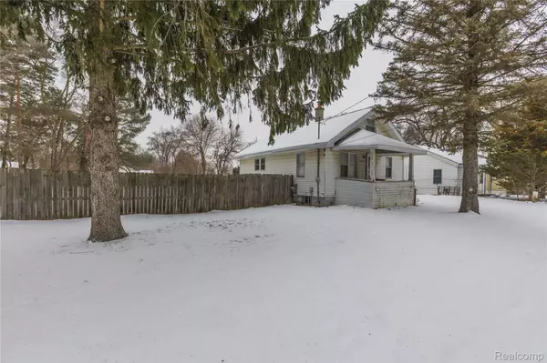 Clio, MI 48420,11493 Dexter ST