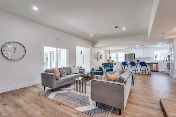 Dallas, TX 75248,6226 La Cosa Drive