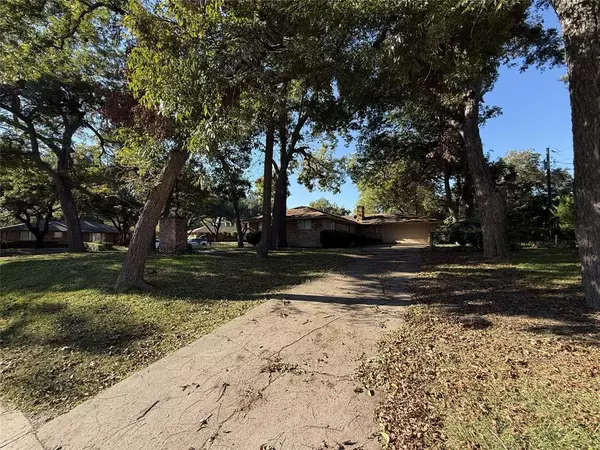 Desoto, TX 75115,301 Lakewood Drive