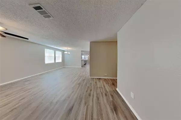 Arlington, TX 76002,601 Silvertop Road