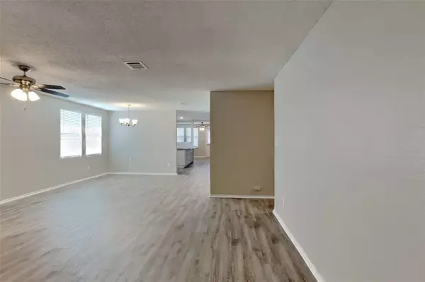 Arlington, TX 76002,601 Silvertop Road