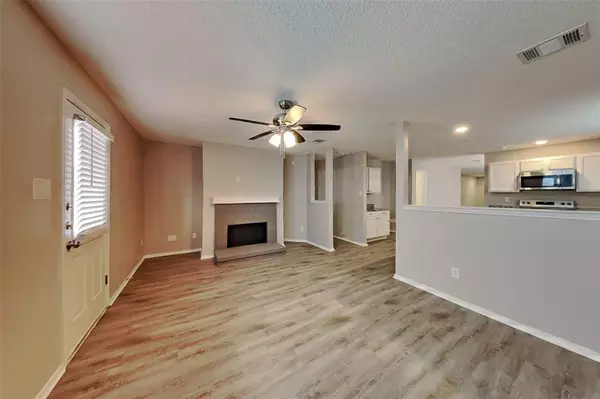 Arlington, TX 76002,601 Silvertop Road