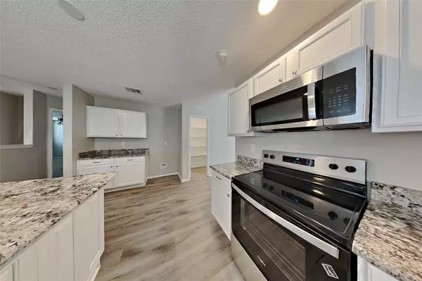 Arlington, TX 76002,601 Silvertop Road