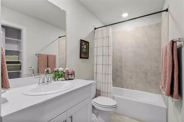 Fort Worth, TX 76179,10644 Tonkala Drive