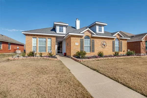 219 Garden Valley Lane, Red Oak, TX 75154