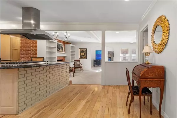 Fort Worth, TX 76110,1929 Berkeley Place