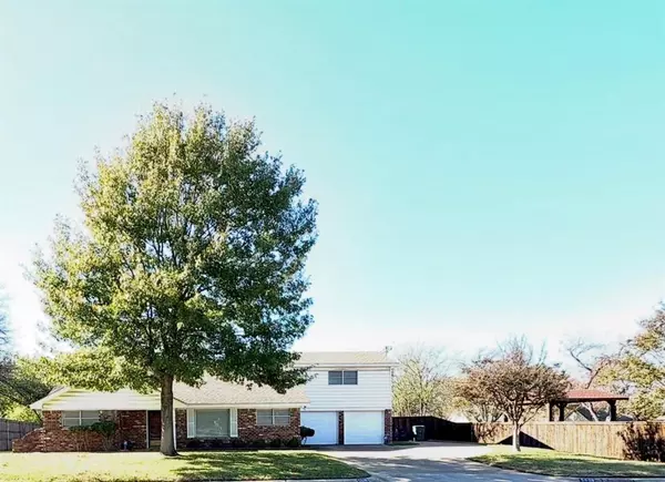 Fort Worth, TX 76133,5608 Woodway Drive