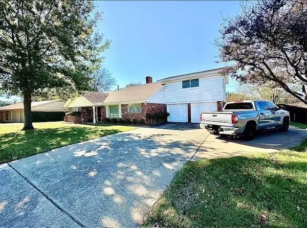 Fort Worth, TX 76133,5608 Woodway Drive