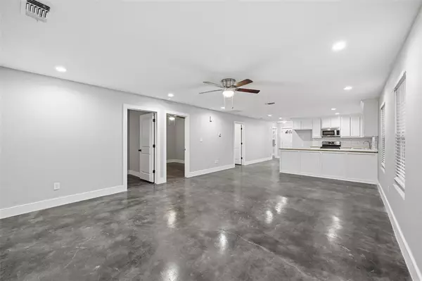 Denison, TX 75021,607 E Day Street