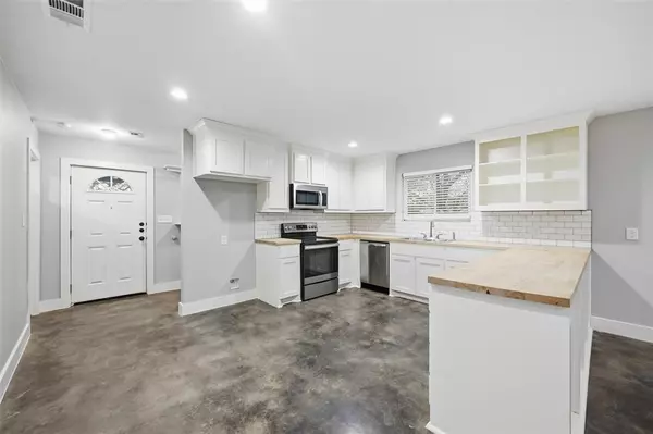 Denison, TX 75021,607 E Day Street