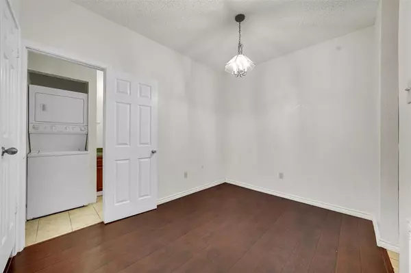 Dallas, TX 75243,9254 Forest Lane #407