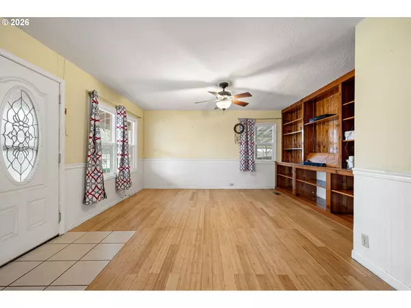 Cottage Grove, OR 97424,808 N 10TH ST