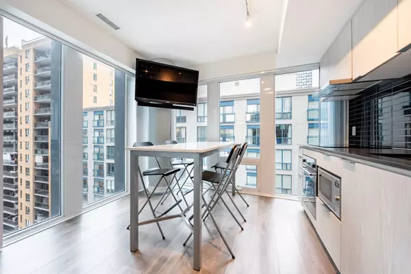 Toronto C08, ON M5B 0B7,60 Shuter ST #1012