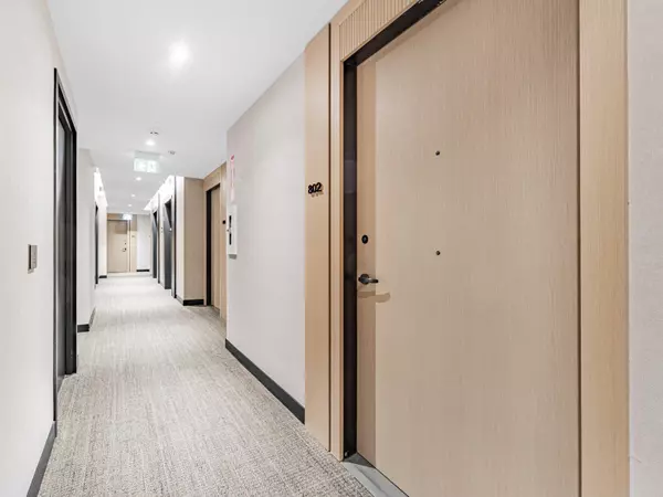 Toronto C08, ON M9N 1N4,89 Church ST #802