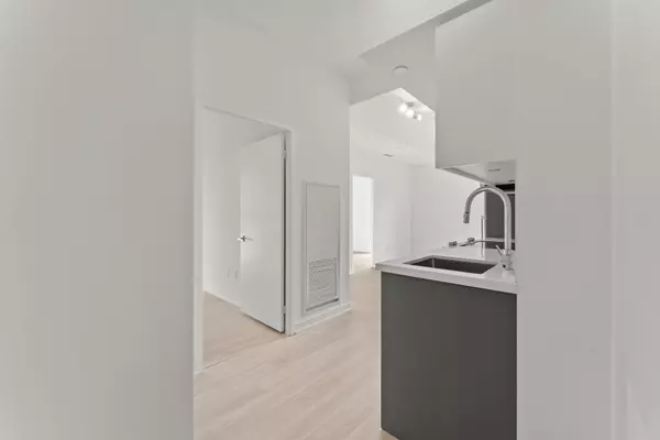 Toronto C06, ON M3H 0E5,500 Wilson AVE #1116