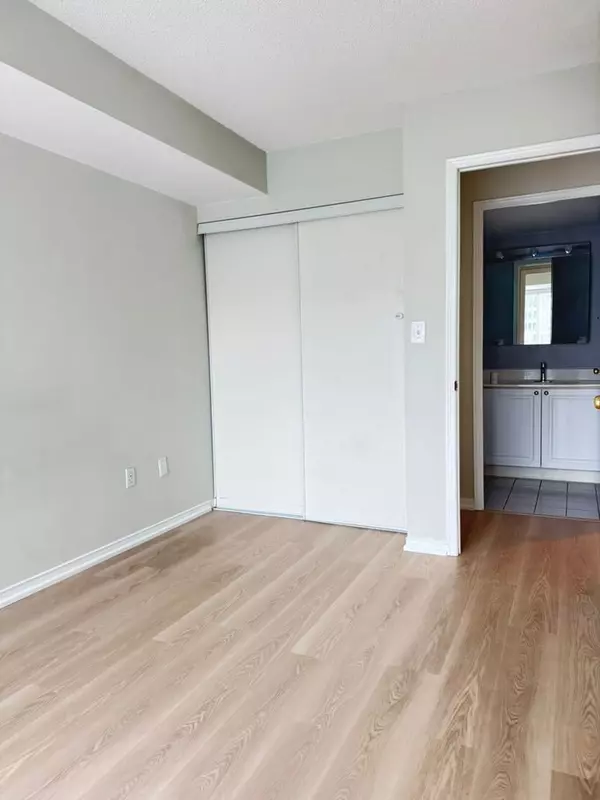 Toronto C14, ON M2M 4M1,3 Pemberton AVE #1905