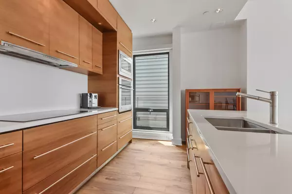 Lower Town - Sandy Hill, ON K1N 0A8,90 George ST #402