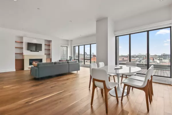 Lower Town - Sandy Hill, ON K1N 0A8,90 George ST #402