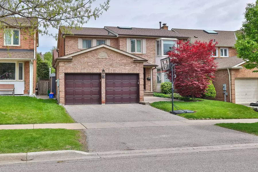 19 Bevshire CIR, Vaughan, ON L4J 5B3