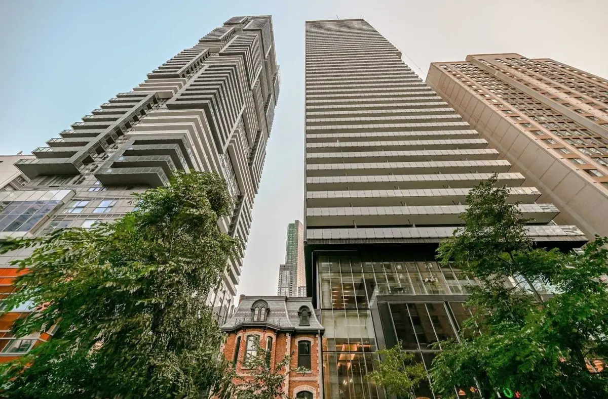 Toronto C01, ON M4Y 0B9,15 Grenville ST #410