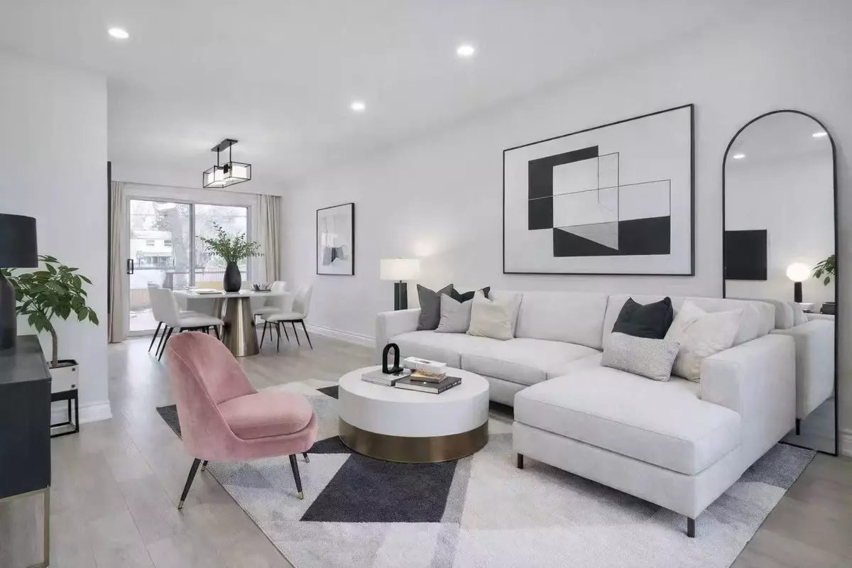 Toronto E04, ON M1P 1R4,150 Vauxhall DR