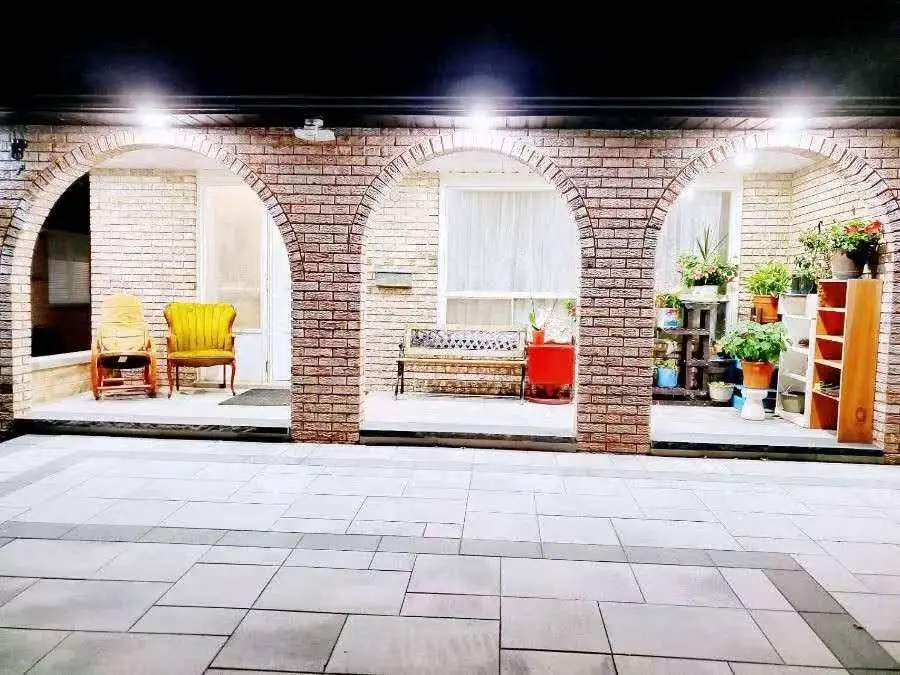 Markham, ON L3T 3A2,28 Castle Harbour LN W