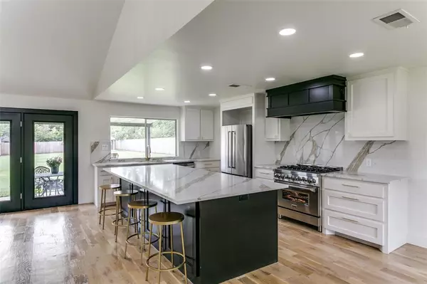 Colleyville, TX 76034,203 OAK VALLEY Drive