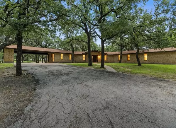 Stephenville, TX 76401,792 County Road 474