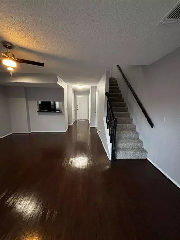 Denton, TX 76201,724 W collins Street