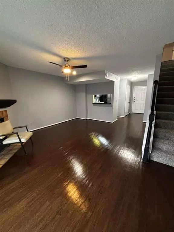 Denton, TX 76201,724 W collins Street