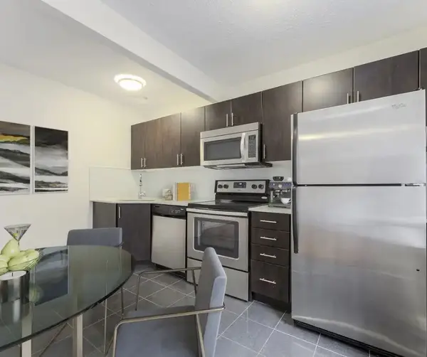 Toronto E06, ON M1N 1A2,2402 Queen ST E #12