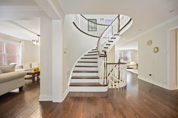 Toronto E10, ON M1C 3P8,68 Linderwood DR