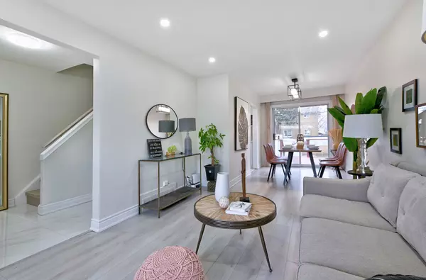 Toronto E04, ON M1P 1R4,150 Vauxhall DR