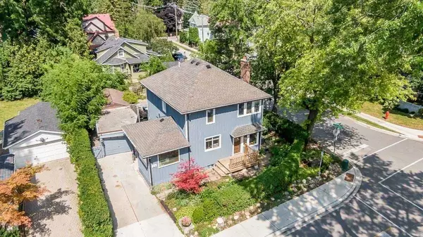 Aurora, ON L4G 2L5,24 Kennedy ST W #Unit A