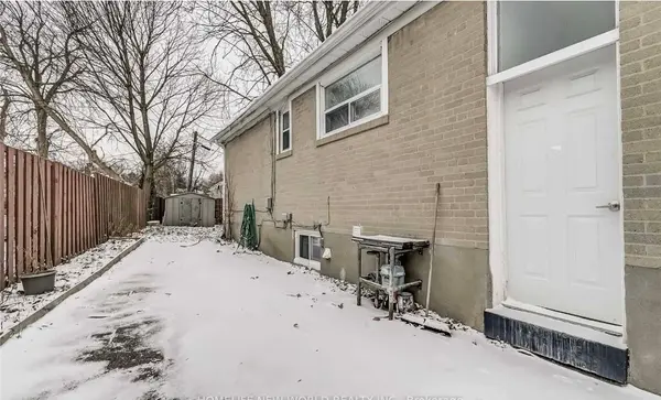Richmond Hill, ON L4C 3H9,399 Browndale CRES #Basement