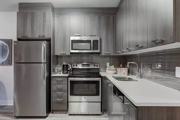 Hamilton, ON L8P 1H8,150 Main ST #807