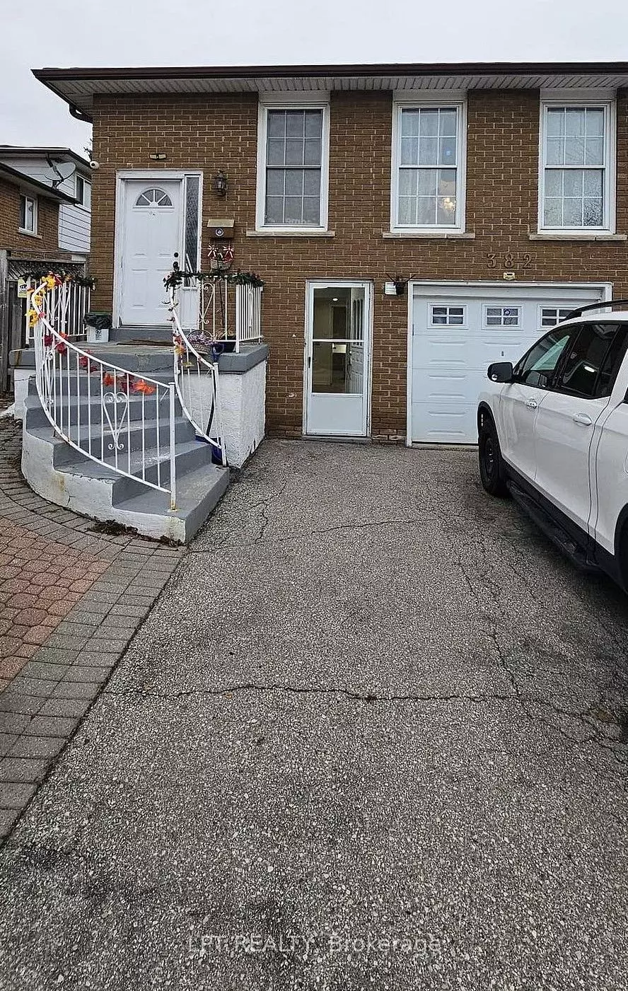 Mississauga, ON L5B 2J9,382 Pinemeadow AVE