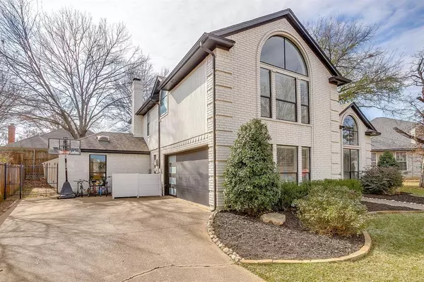 Grapevine, TX 76051,5147 Haydenbend Circle