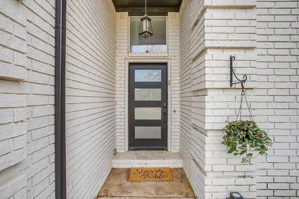 Grapevine, TX 76051,5147 Haydenbend Circle