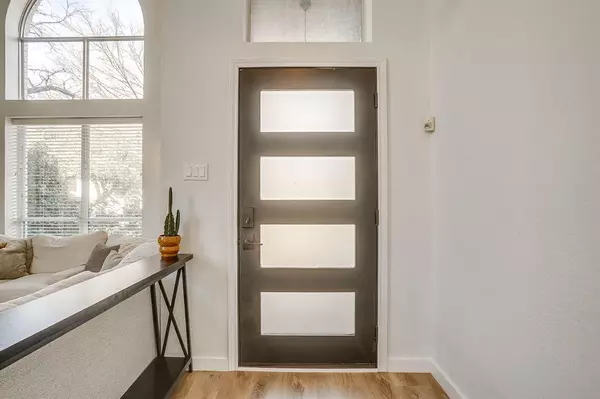 Grapevine, TX 76051,5147 Haydenbend Circle