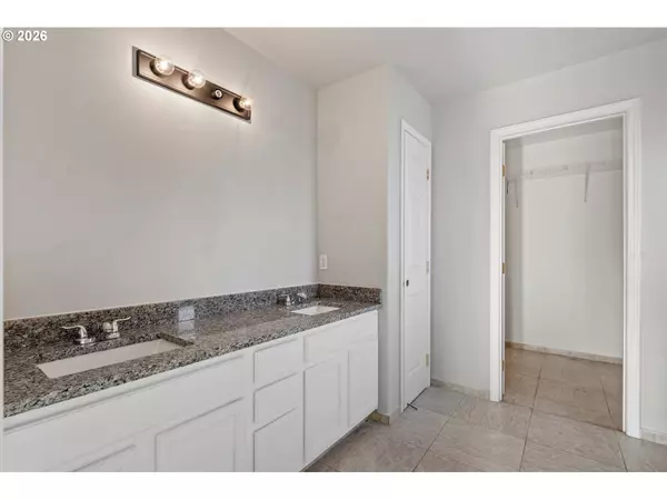 Hermiston, OR 97838,639 E BROWNING AVE