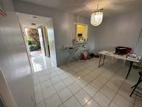 Plantation, FL 33317,406 NW 68 avenue #116