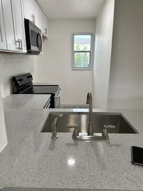 Richardson, TX 75080,926 S WEATHERRED Drive #11B