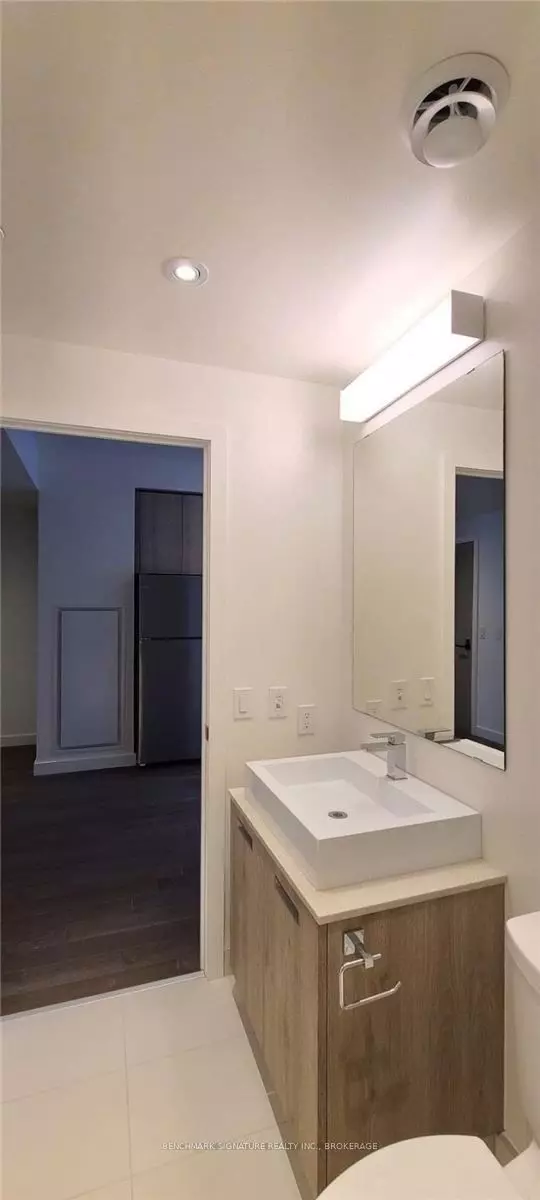 Toronto C08, ON M5E 0E1,2A Church ST #615