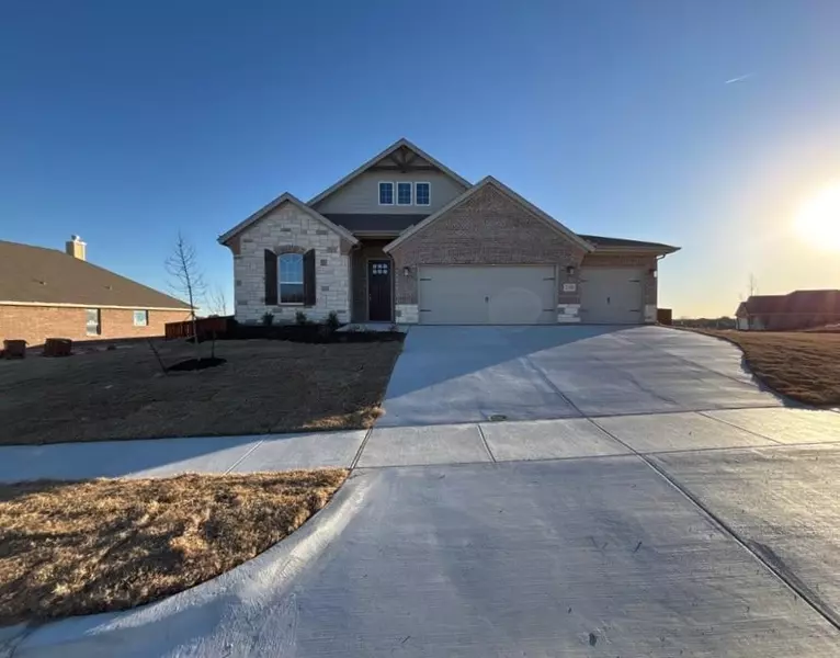 2300 Shamrock Lane, Weatherford, TX 76087