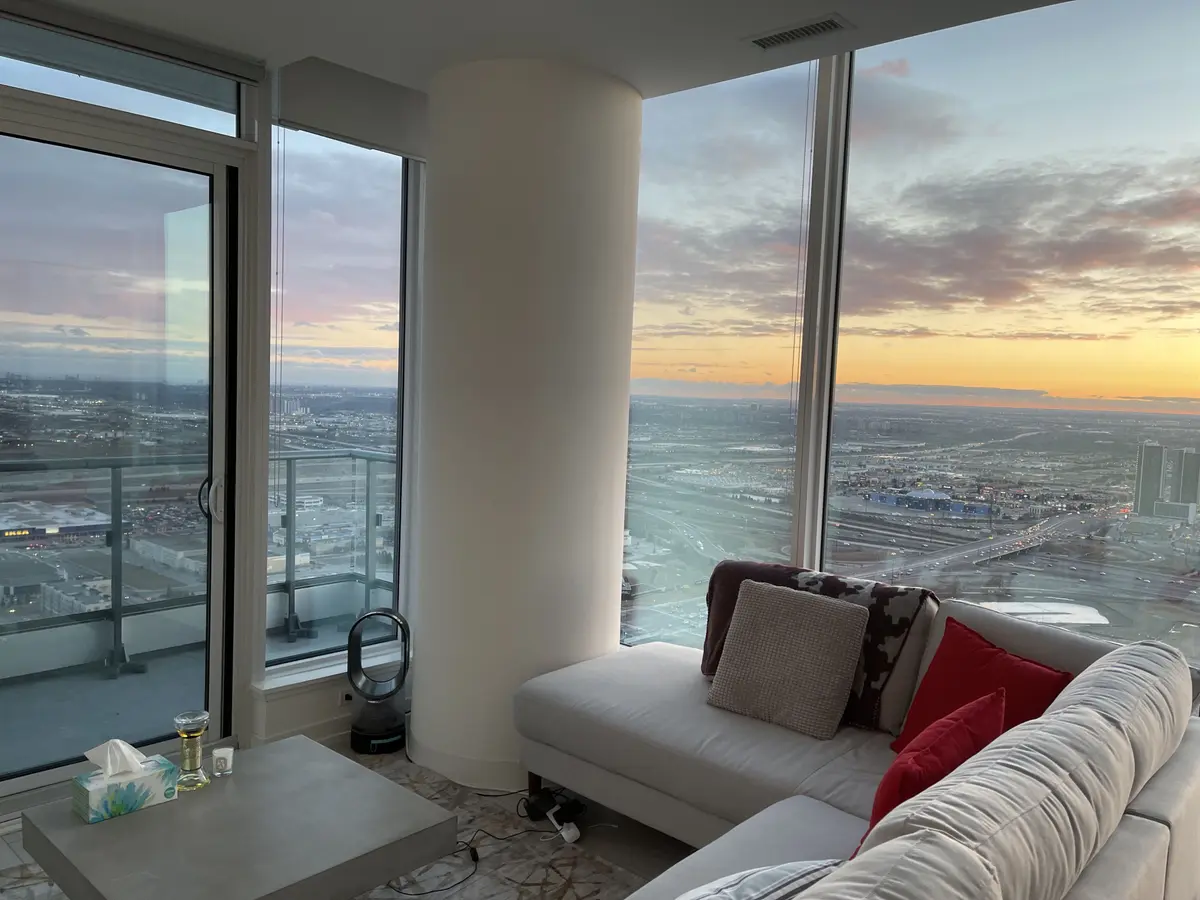 Vaughan, ON L4K 0J5,5 Buttermill AVE #5309