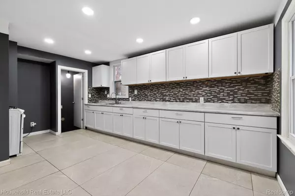 Detroit, MI 48219,19427 Rosemont AVE