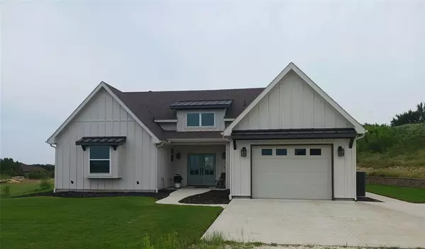 3695 Beacon Lake Drive, Bluff Dale, TX 76433