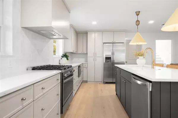 Dallas, TX 75238,9727 Dartridge Drive